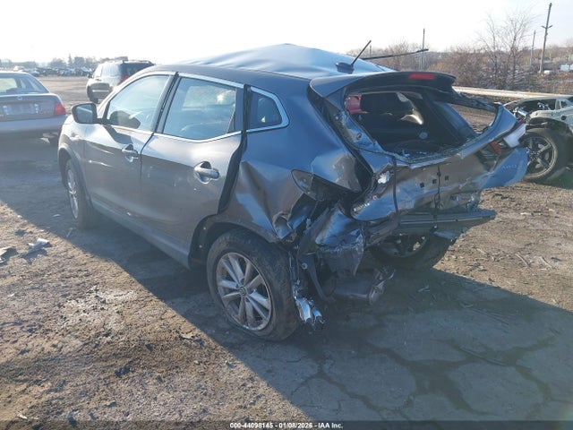 JN1BJ1CRXKW353810 Nissan Rogue Sport S