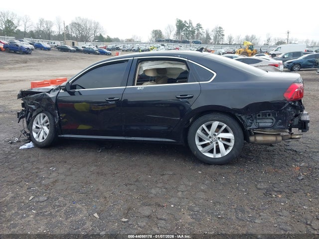 Aukcja sprzedaży 2018 Volkswagen Passat 2.0t Se, vin: 1VWBA7A32JC036101, numer aukcji: 44098178