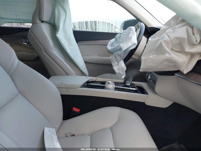 2023 VOLVO XC90 YV40621N2P1943349 Photo 4