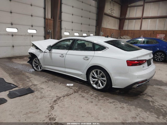 2021 AUDI A5 SPORTBACK WAUABCF57MA020424 Photo 2
