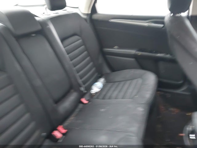 1FA6P0H78F5126101 Ford FUSION SE