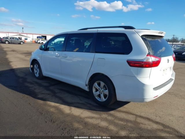 2016 TOYOTA SIENNA 5TDKK3DC0GS696259 Photo 2