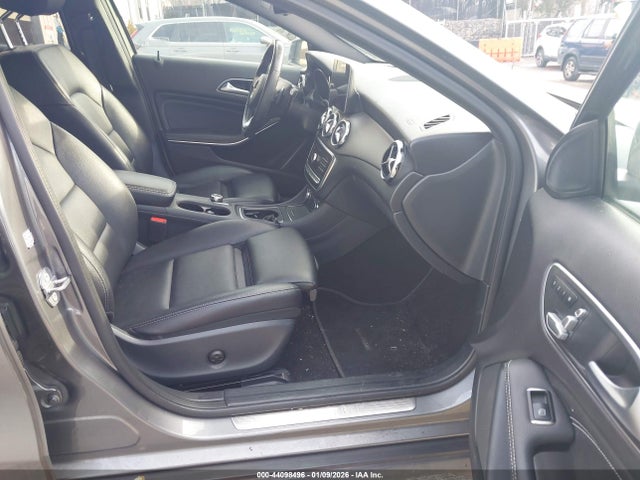 2019 MERCEDES-BENZ GLA 250 WDCTG4GB0KJ630373 Photo 4