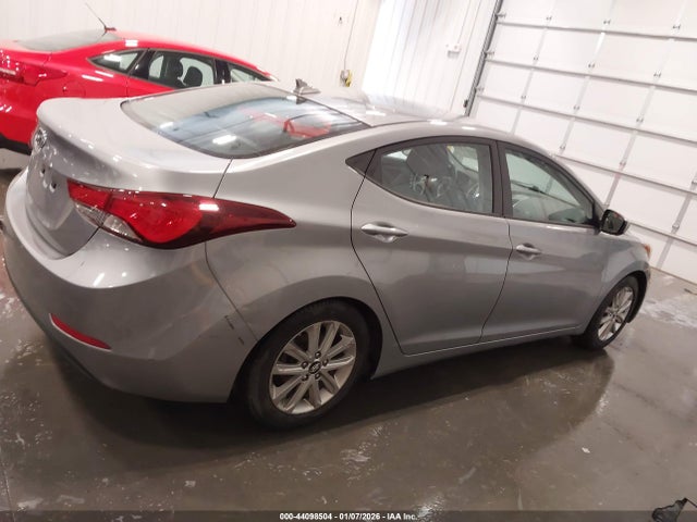 KMHDH4AE4FU300326 Hyundai ELANTRA SE