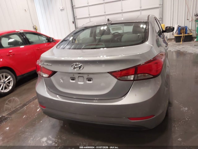 KMHDH4AE4FU300326 Hyundai ELANTRA SE