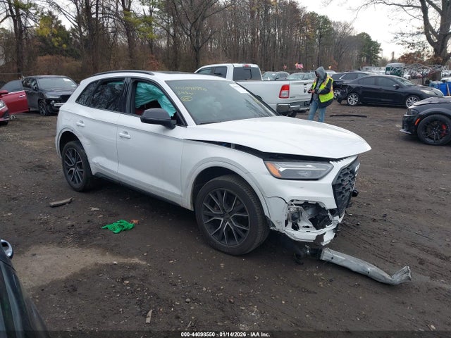 2024 AUDI SQ5 WA1B4AFY6R2119618