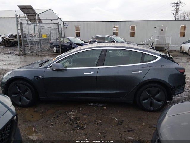 5YJ3E1EB8KF452040 Tesla Model 3 Long Range/performance