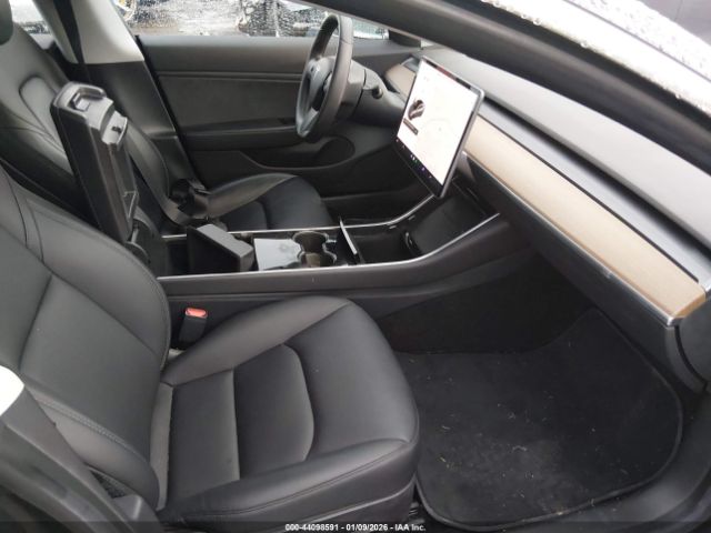 2019 TESLA MODEL 3 5YJ3E1EB8KF452040 Photo 4