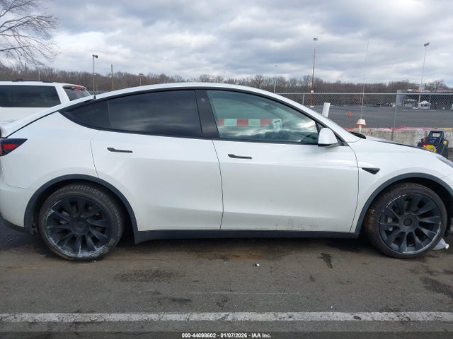 Продаж на аукціоні авто 2021 Tesla Model Y Long Range Dual Motor All-wheel Drive, vin: 5YJYGDEE7MF199436, номер лоту: 44098602