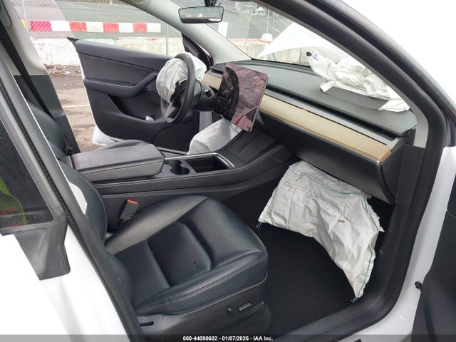 Продаж на аукціоні авто 2021 Tesla Model Y Long Range Dual Motor All-wheel Drive, vin: 5YJYGDEE7MF199436, номер лоту: 44098602