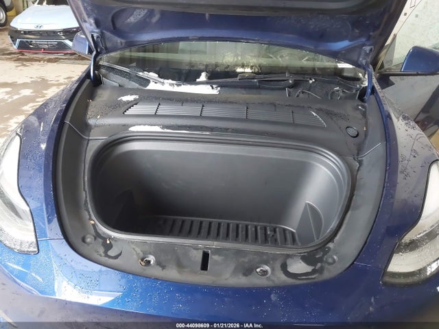 2021 TESLA MODEL Y 5YJYGDEE2MF209015 Photo 9