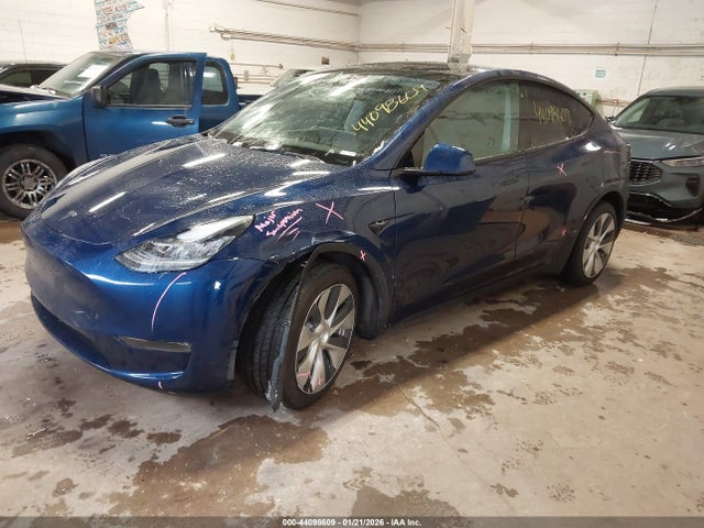 2021 TESLA MODEL Y 5YJYGDEE2MF209015 Photo 1