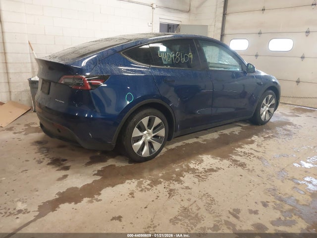 2021 TESLA MODEL Y 5YJYGDEE2MF209015 Photo 3