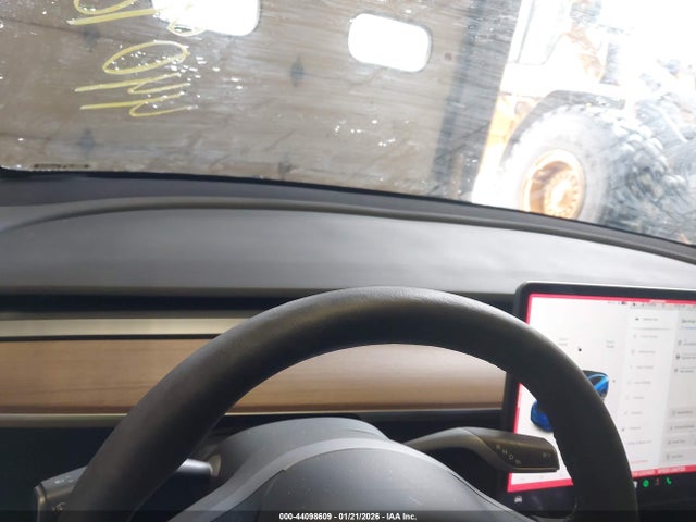 2021 TESLA MODEL Y 5YJYGDEE2MF209015 Photo 6
