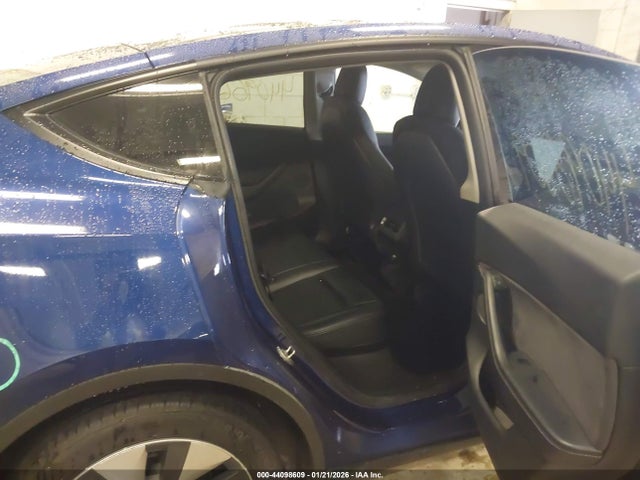2021 TESLA MODEL Y 5YJYGDEE2MF209015 Photo 7