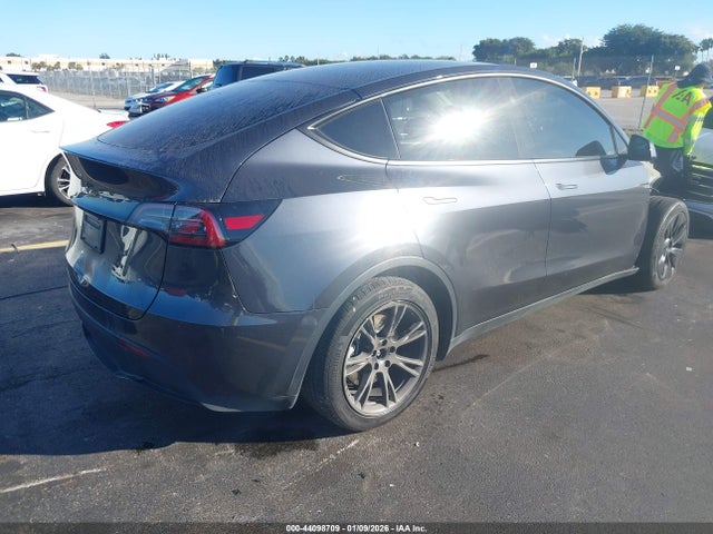 2025 TESLA MODEL Y 7SAYGDED5SA375484 Photo 3