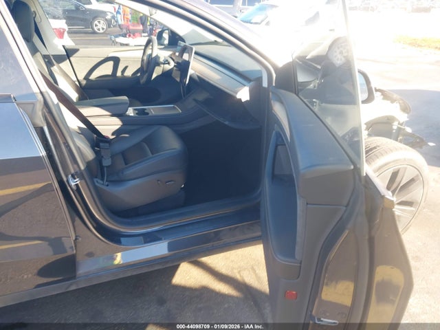 2025 TESLA MODEL Y 7SAYGDED5SA375484 Photo 4
