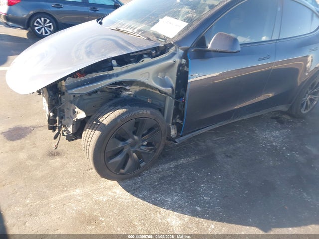 2025 TESLA MODEL Y 7SAYGDED5SA375484 Photo 5