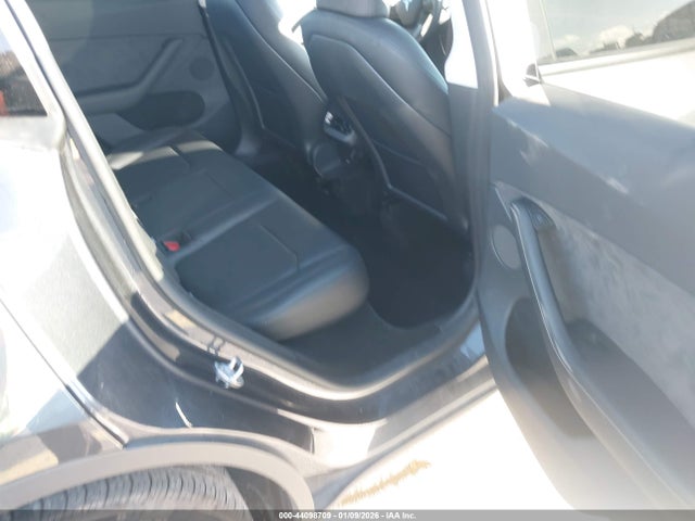 2025 TESLA MODEL Y 7SAYGDED5SA375484 Photo 7