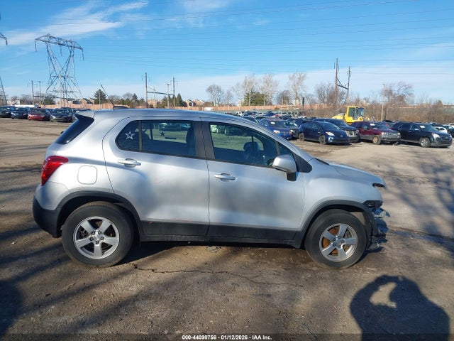 KL7CJPSB7FB182632 Chevrolet Trax 1ls