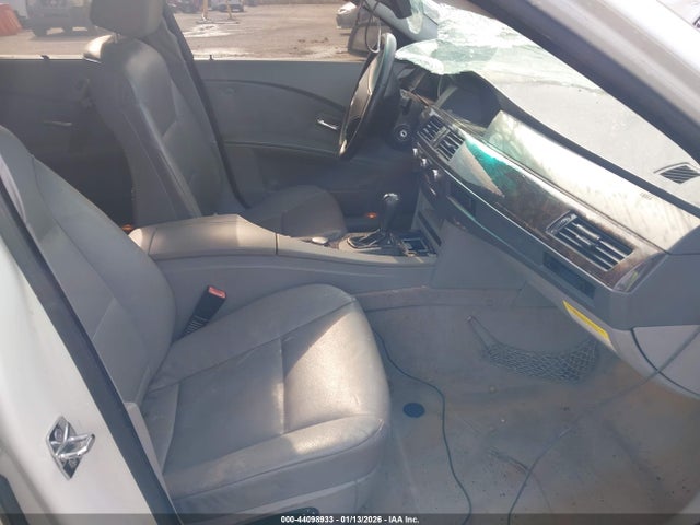 2004 Bmw 530i მანქანა იყიდება აუქციონზე, vin: WBANA73534B808403, აუქციონის ნომერი: 44098933
