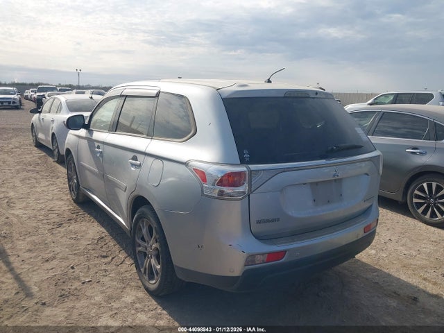 JA4AD3A32EZ008343 Mitsubishi Outlander Se