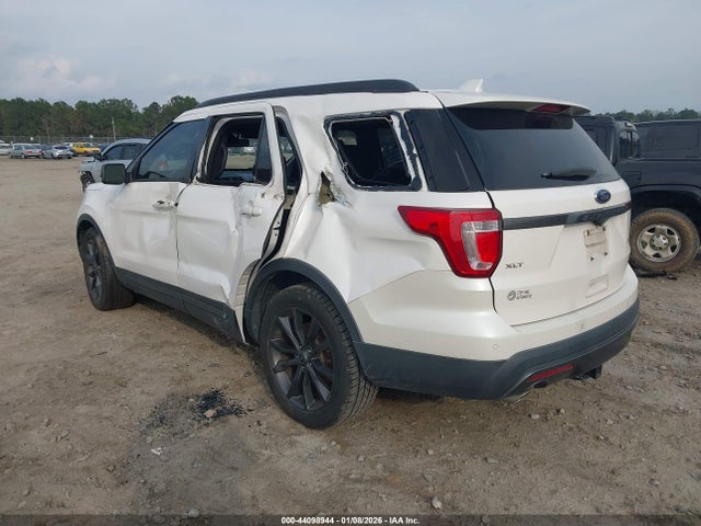 Ford EXPLORER XLT 2017 1FM5K7D86HGA73574 Image 3