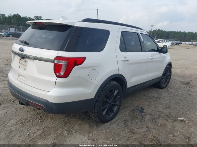 Ford EXPLORER XLT 2017 1FM5K7D86HGA73574 Image 4