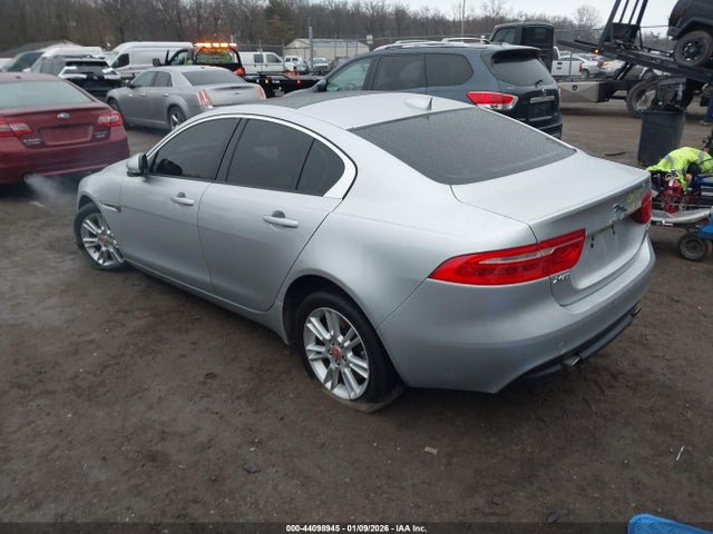 2018 JAGUAR XE SAJAD4FX6JCP35636 Photo 2