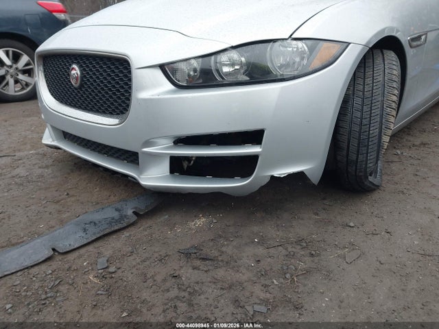 2018 JAGUAR XE SAJAD4FX6JCP35636 Photo 5
