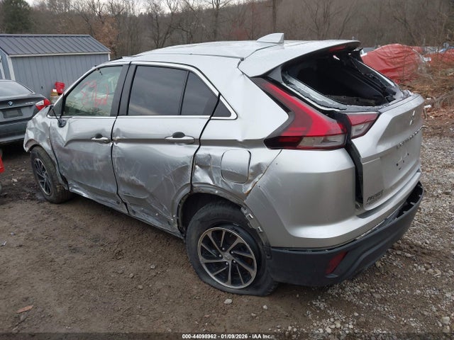 2022 MITSUBISHI ECLIPSE CROSS JA4ATUAAXNZ046930 Photo 2