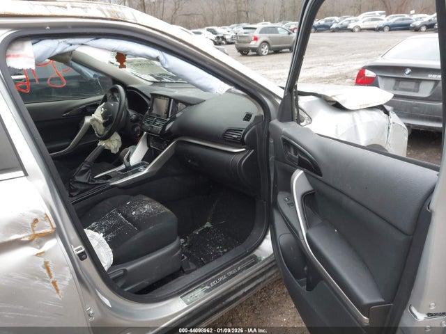 2022 MITSUBISHI ECLIPSE CROSS JA4ATUAAXNZ046930 Photo 4
