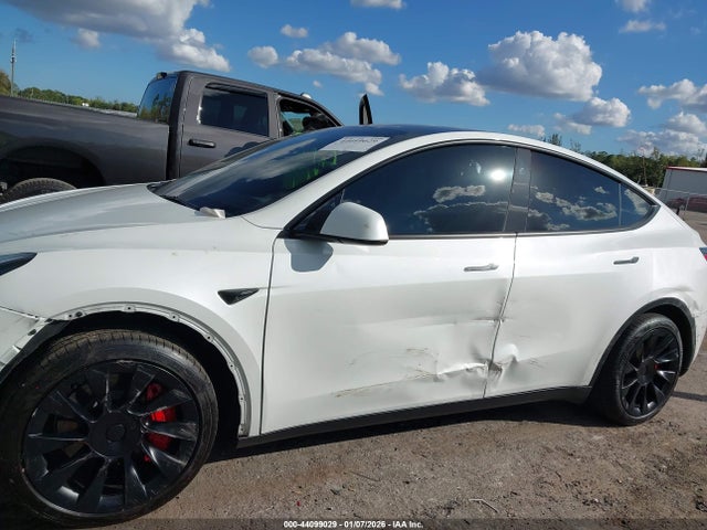 2024 TESLA MODEL Y 7SAYGDED3RF095432 Photo 5
