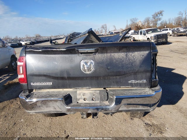 44099056 :رقم المزاد ، 3C6UR5KL1KG562748 vin ، 2019 Ram 2500 Laramie  4x4 8' Box مزاد بيع