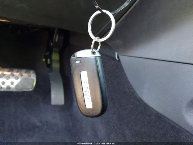 2017 JEEP GRAND CHEROKEE 1C4RJEAGXHC647545 Photo 10