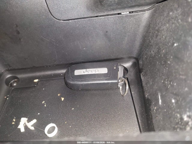 3C4NJDBB3NT100547 Jeep Compass Latitude 4x4