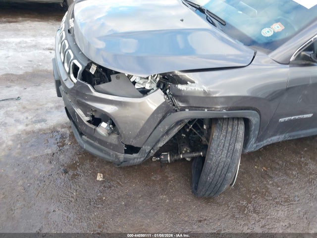 3C4NJDBB3NT100547 Jeep Compass Latitude 4x4