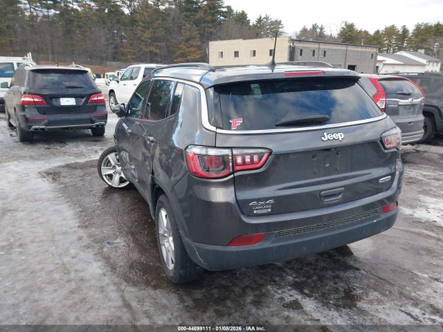 3C4NJDBB3NT100547 Jeep Compass Latitude 4x4
