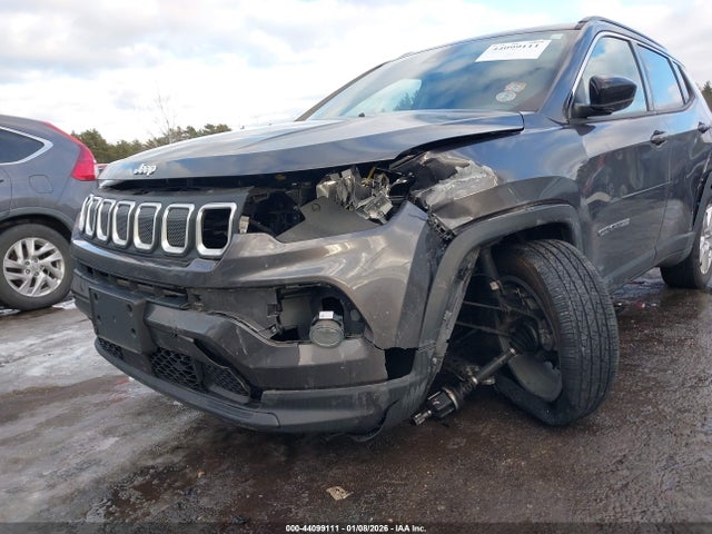 3C4NJDBB3NT100547 Jeep Compass Latitude 4x4