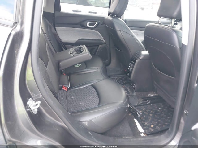 3C4NJDBB3NT100547 Jeep Compass Latitude 4x4