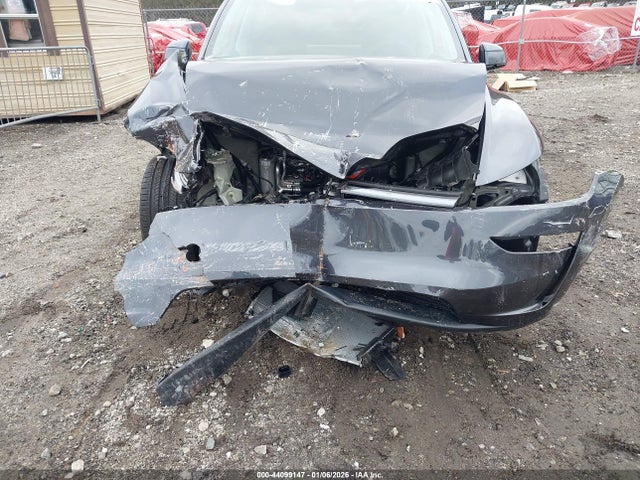 2026 TESLA MODEL Y 7SAYGDEE7TA597020 Photo 5
