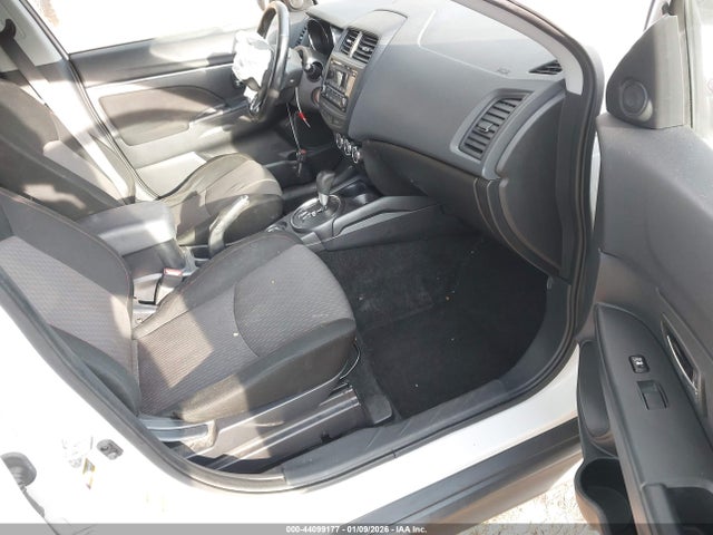 2017 MITSUBISHI OUTLANDER SPORT JA4AR3AU3HZ066847 Photo 4