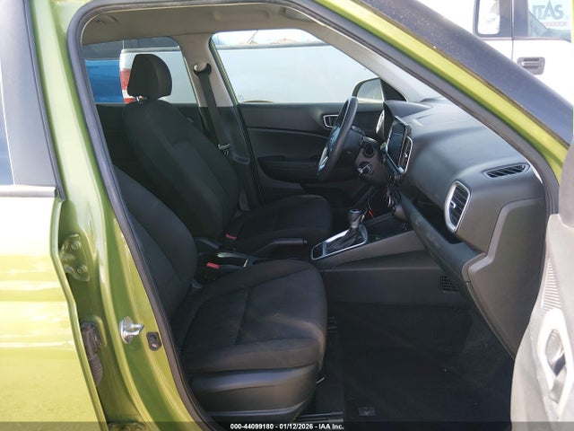2021 HYUNDAI VENUE KMHRB8A37MU081565 Photo 4