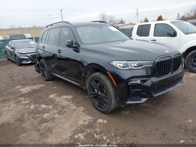 2022 BMW X7 5UXCW2C04N9L18482