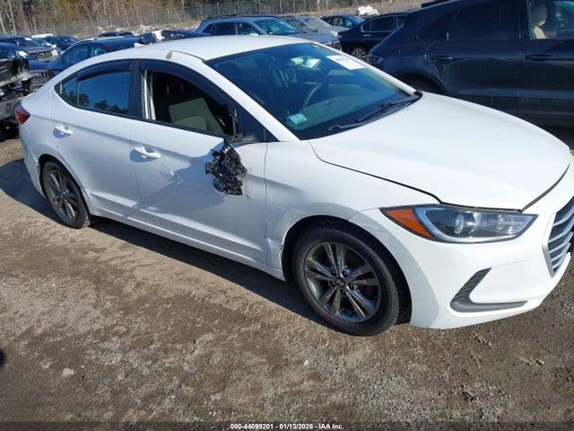 5NPD84LFXJH250108 Hyundai ELANTRA SEL