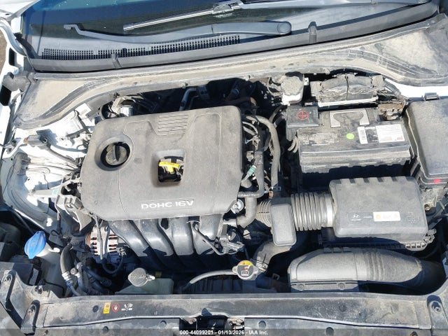 5NPD84LFXJH250108 Hyundai ELANTRA SEL