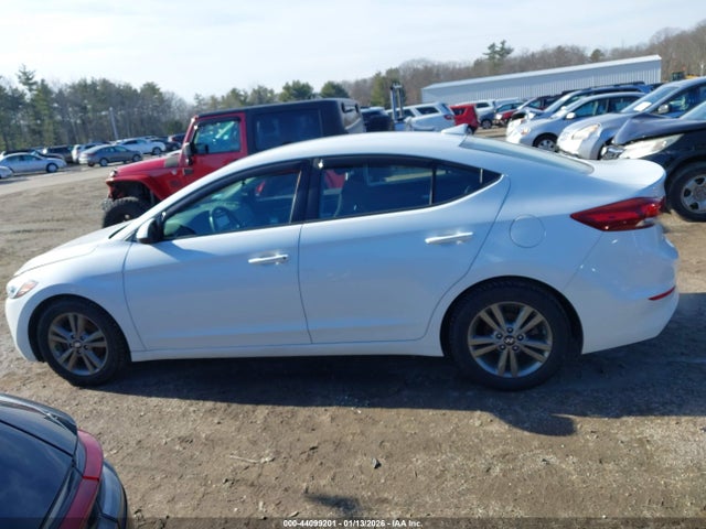 5NPD84LFXJH250108 Hyundai ELANTRA SEL