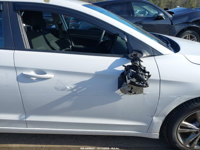 5NPD84LFXJH250108 Hyundai ELANTRA SEL