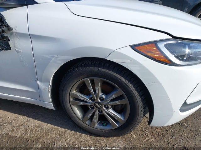 5NPD84LFXJH250108 Hyundai ELANTRA SEL