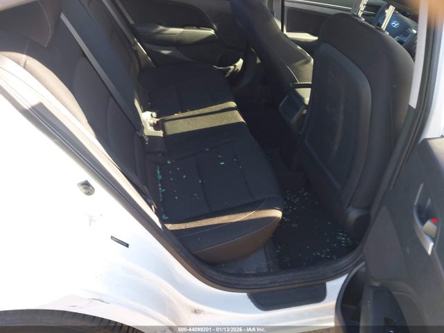 5NPD84LFXJH250108 Hyundai ELANTRA SEL